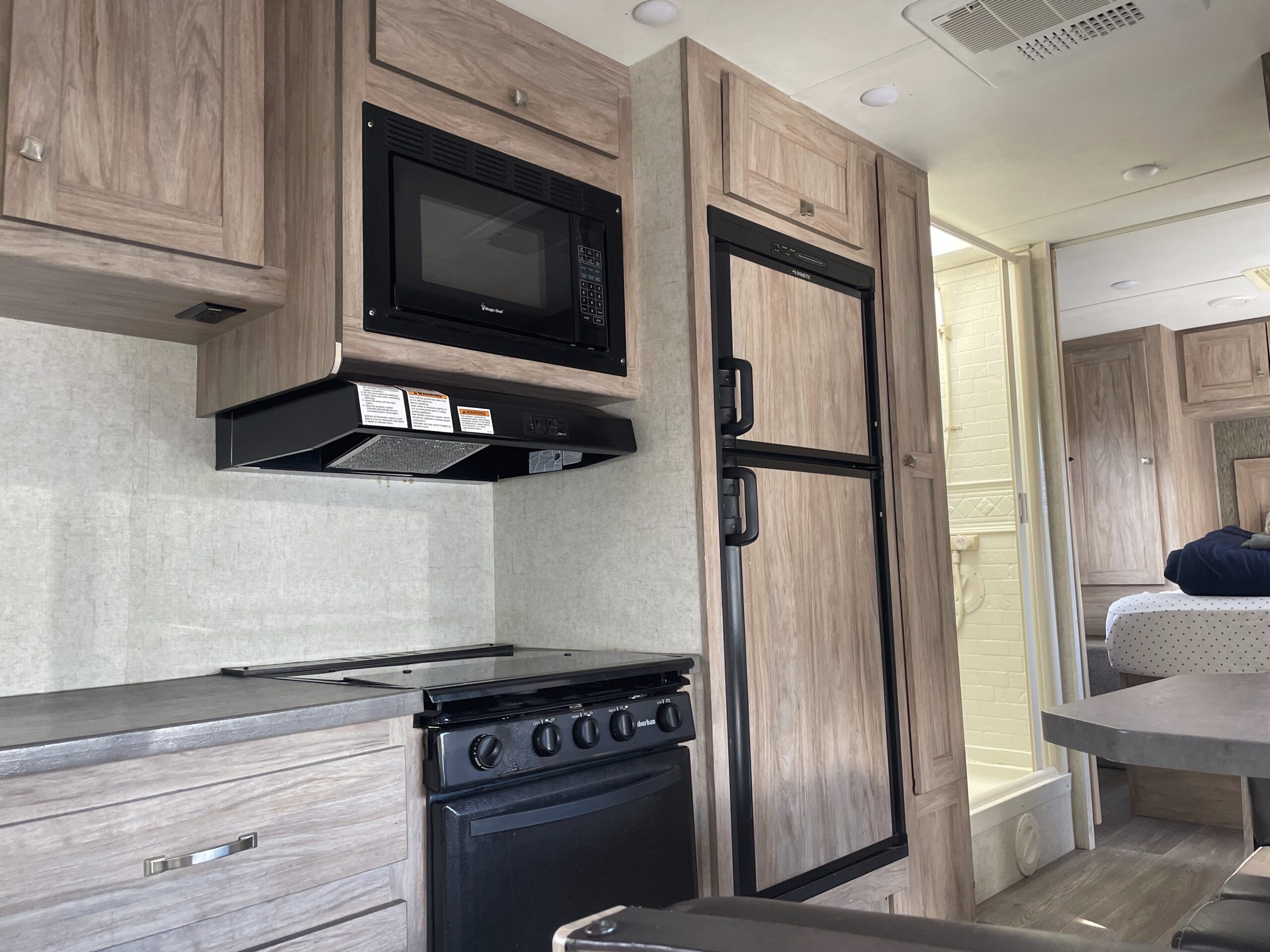 Denali Searcher 30 | Gold | Sleeps 6 - Image 8